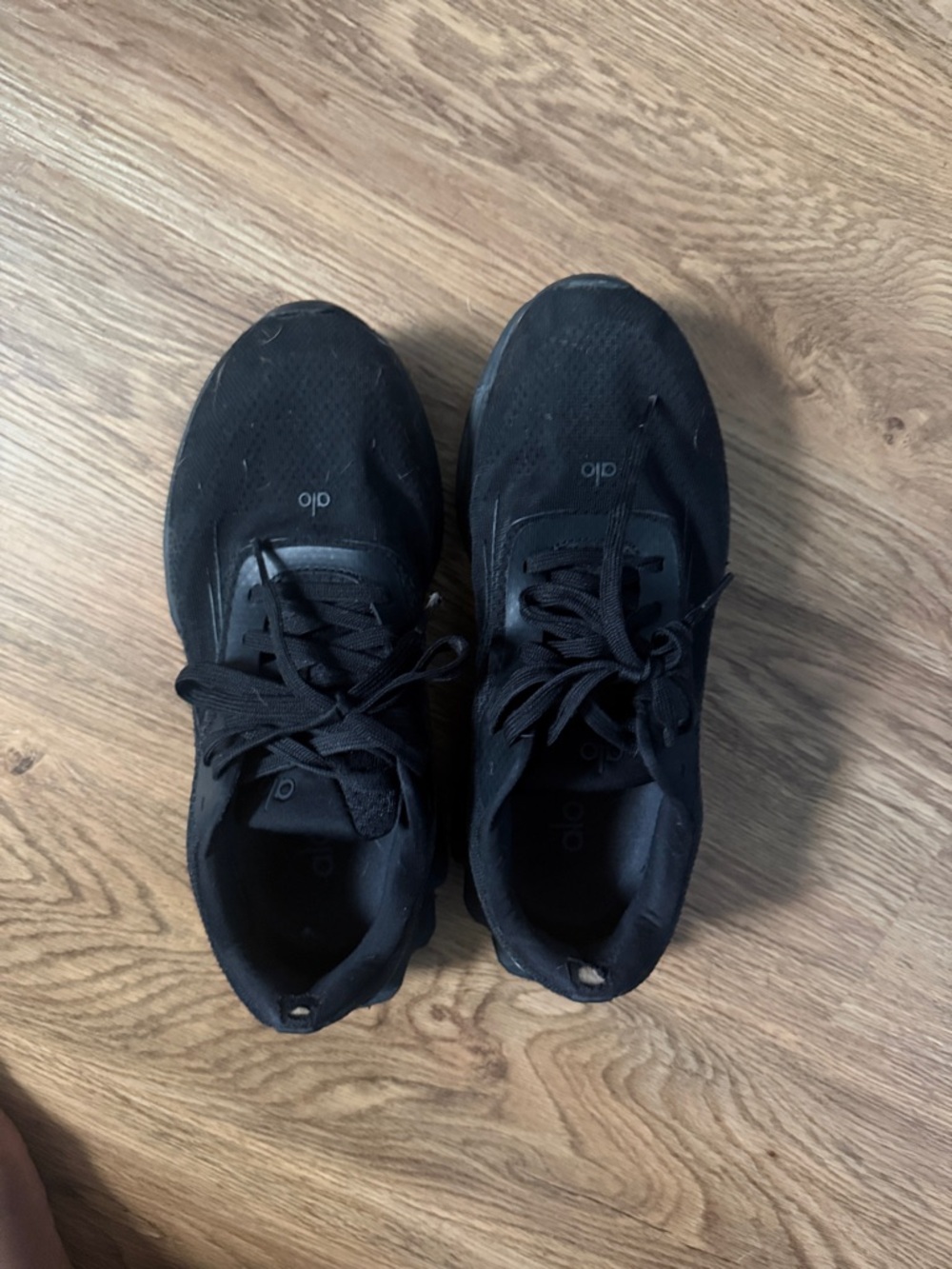 ALO Yoga Men's Black Athletic Sneakers